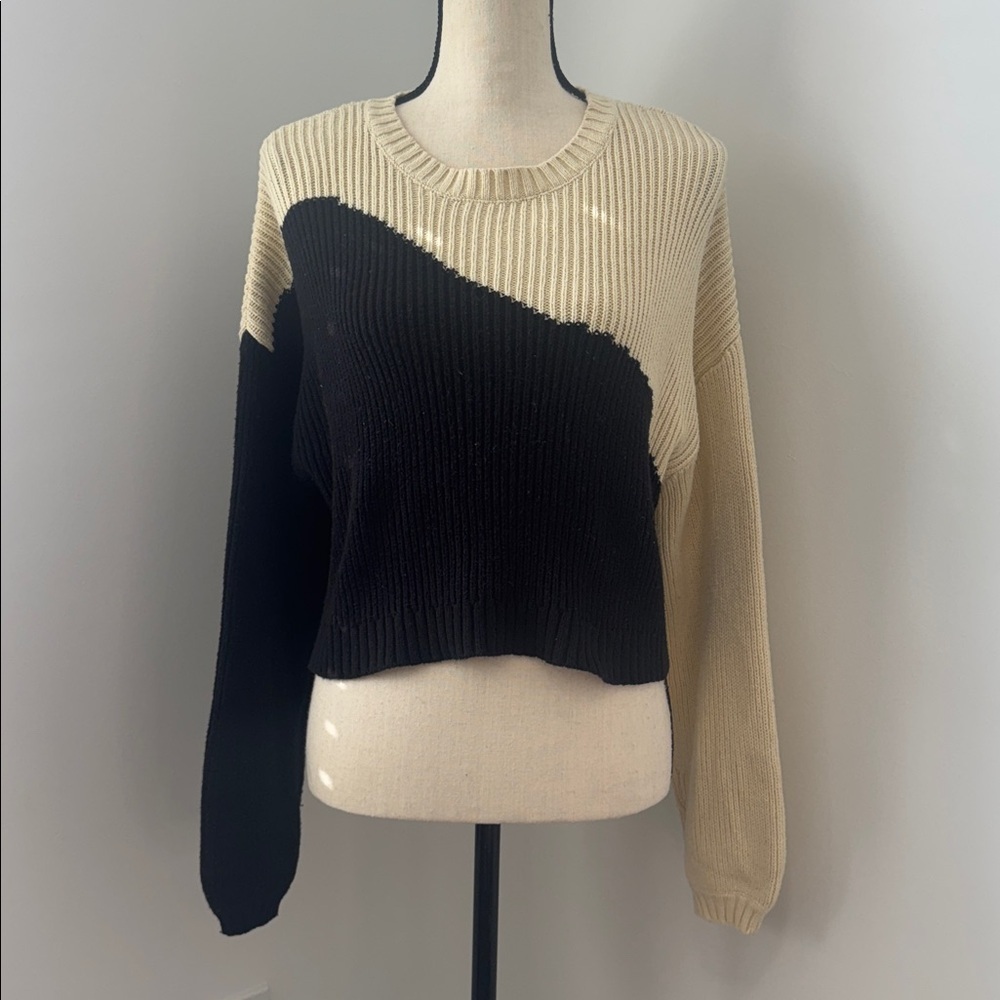 Pacsun LA Hearts Cream and Black Crewneck Cropped Sweater.  Sz S